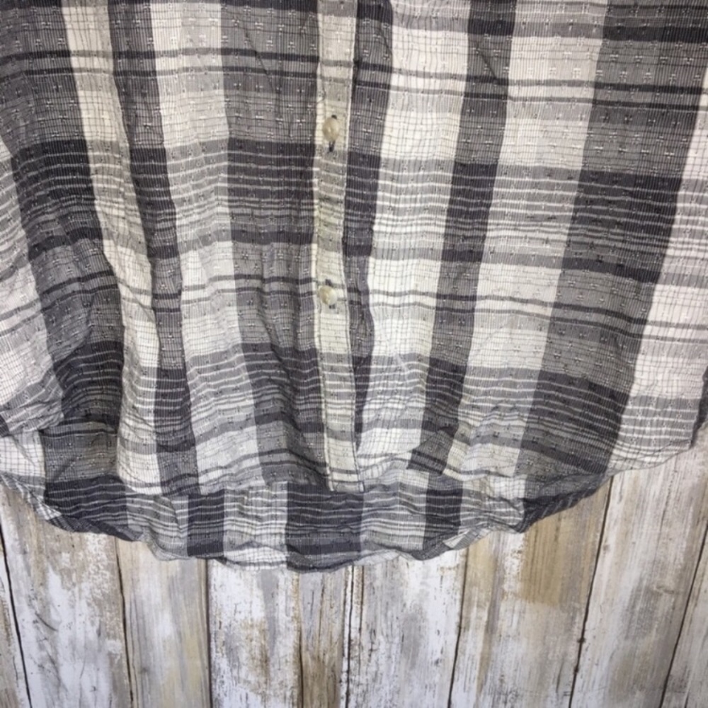 Universal Thread Grey Plaid Button Down - Picture 2 of 5